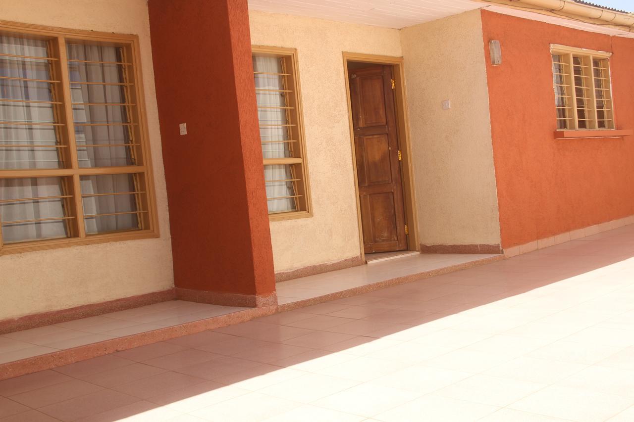 Bomen Hotel Isiolo Esterno foto