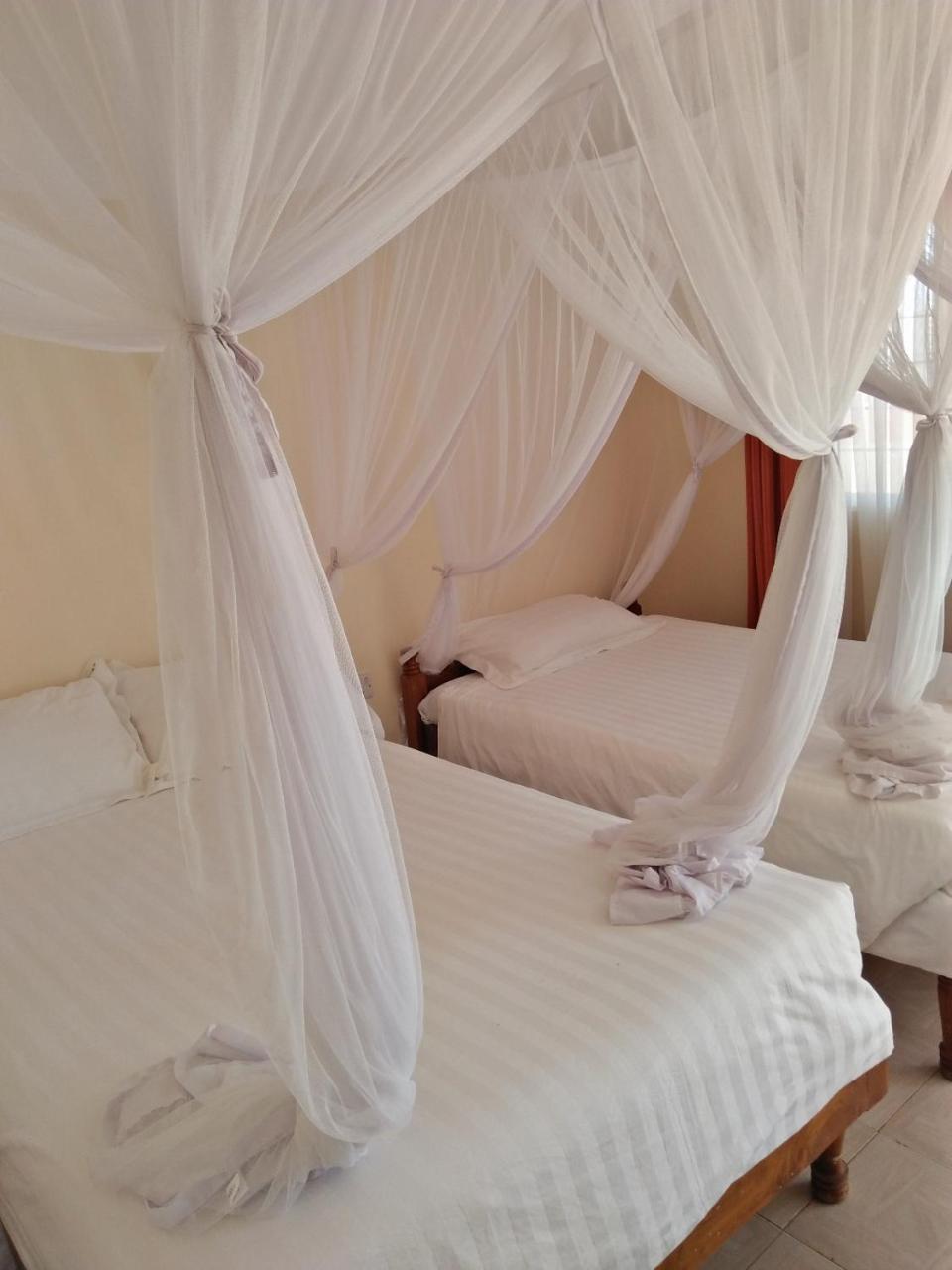 Bomen Hotel Isiolo Esterno foto